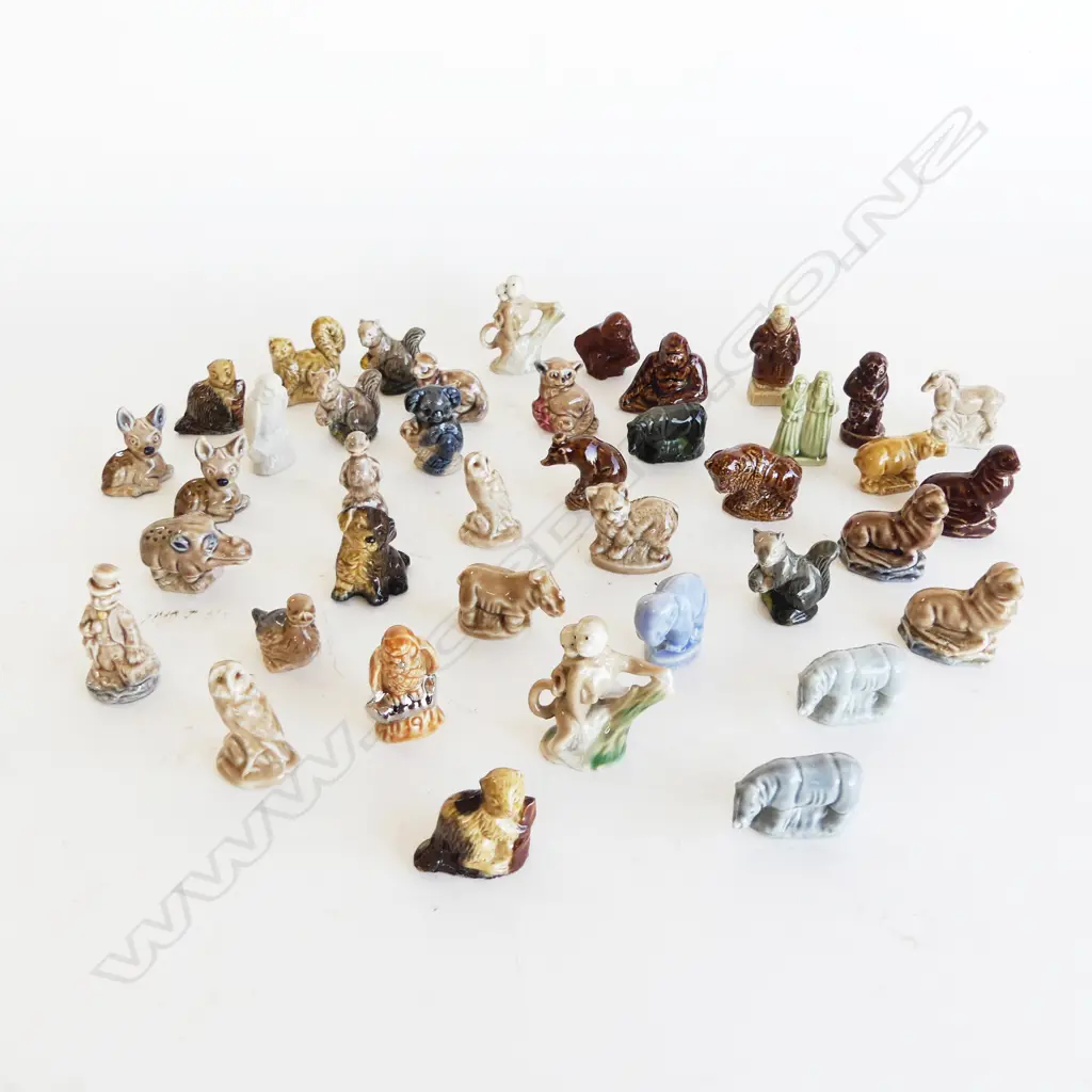 COLLECTION WADE WHIMSEYS ORNAMENTS 40PCES Image 1++