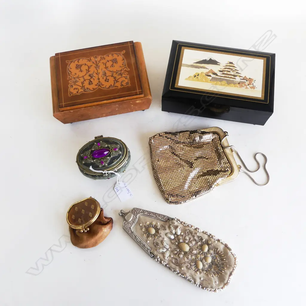 3 JEWELLERY BOXES + 3 PURSES Image 1++