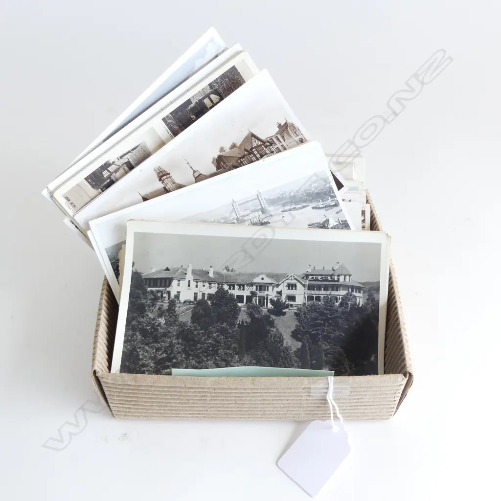 COLLECTION B/W POSTCARDS, WAITOMO, ENGLAND, EUROPE, PANAMA ETC Image 1++