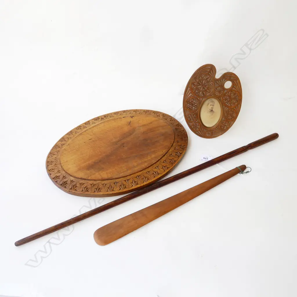 3 PCES CHIP CARVED INCL. PHOTO FRAME & OTHER (4) Image 1++
