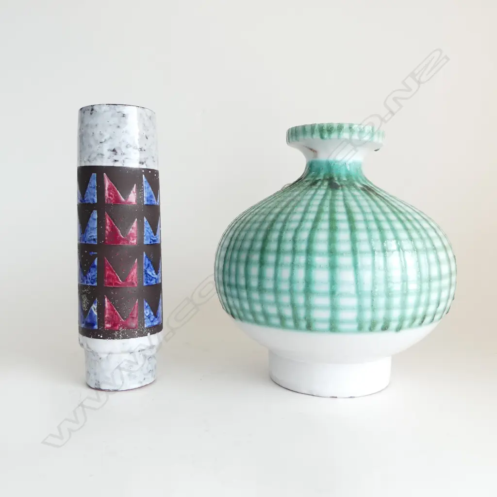 2 PCS GERMAN MID CENTURY POTTERY; GRN LATTICE H.200mm & R/W & B H.220mm  Image 1++