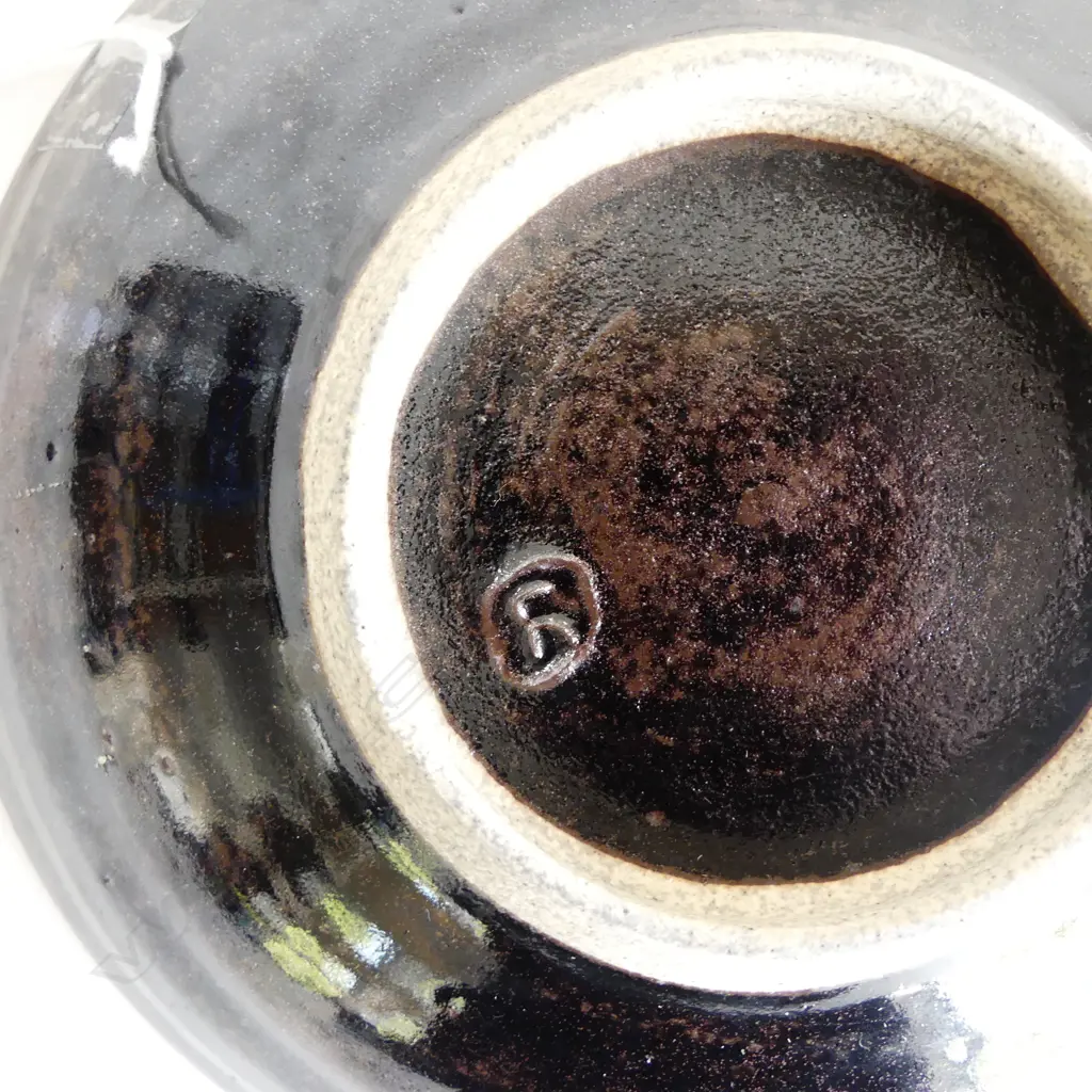 SML LEN CASTLE BOWL, TENMOKO GLAZE w RED COPPER CENTRE, POTTER'S MARK TO BASE, DIA.200 x 50mm Image 1++