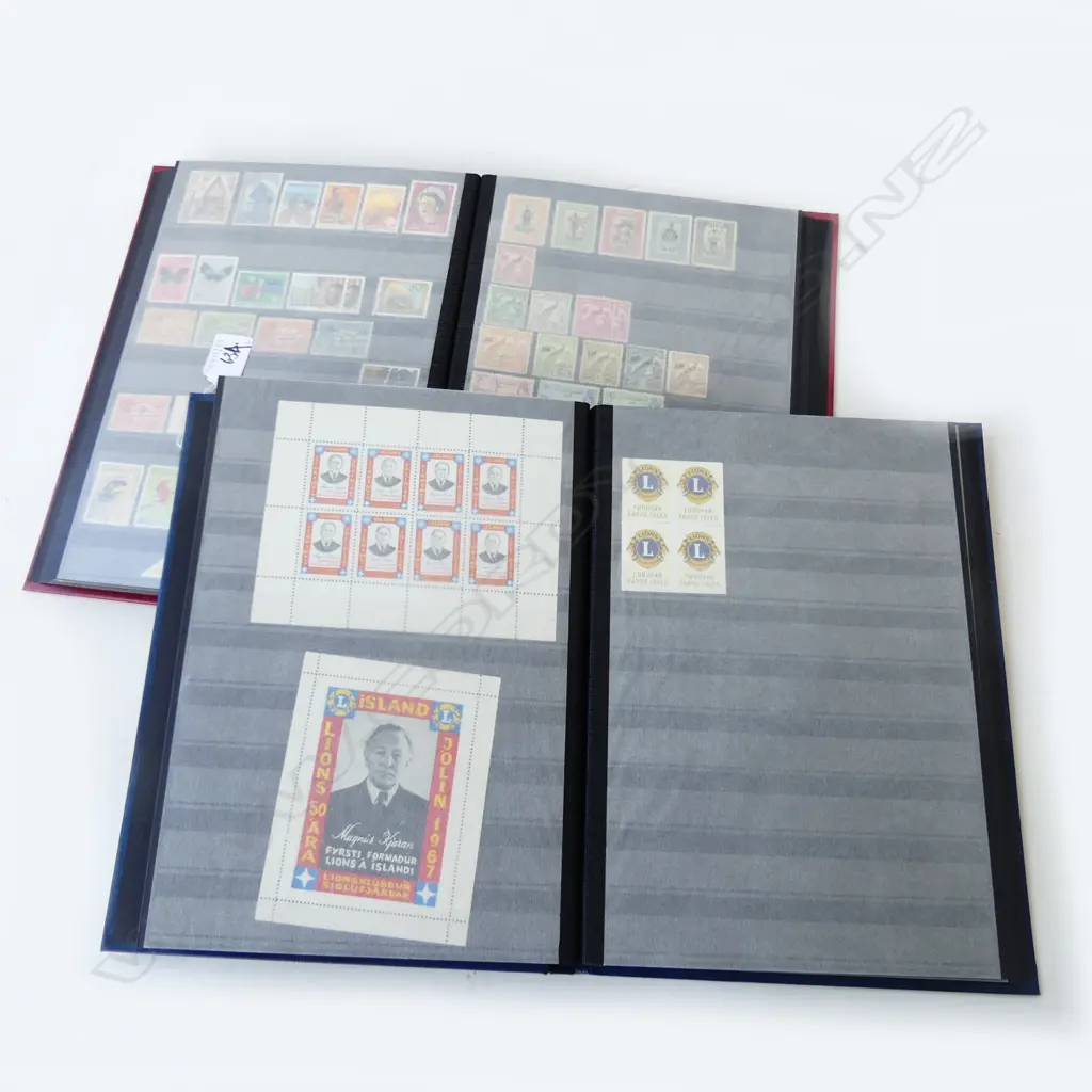 2 WORLD STAMP ALBUMS Image 1++