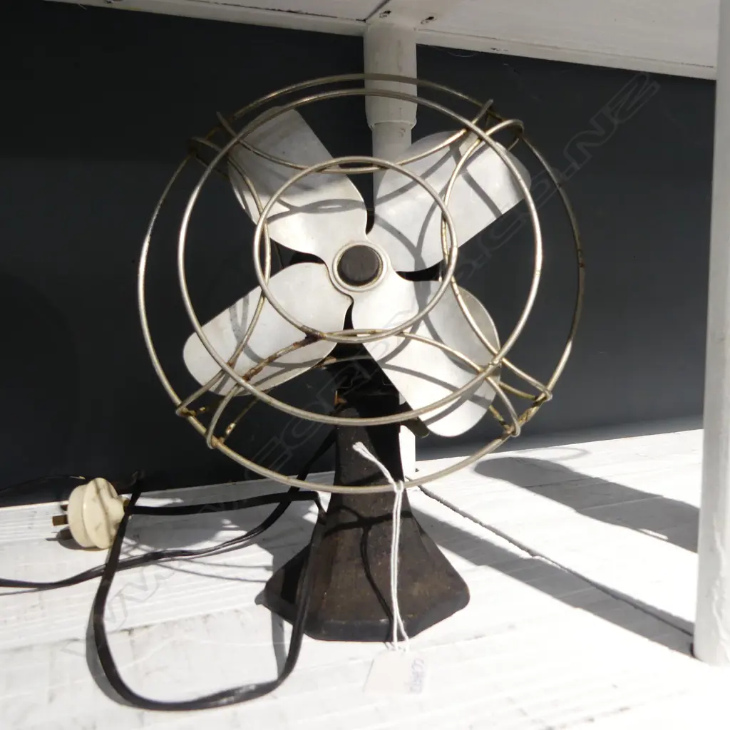 VINTAGE 'MAGIC AIR' FAN H.270mm Image 1++