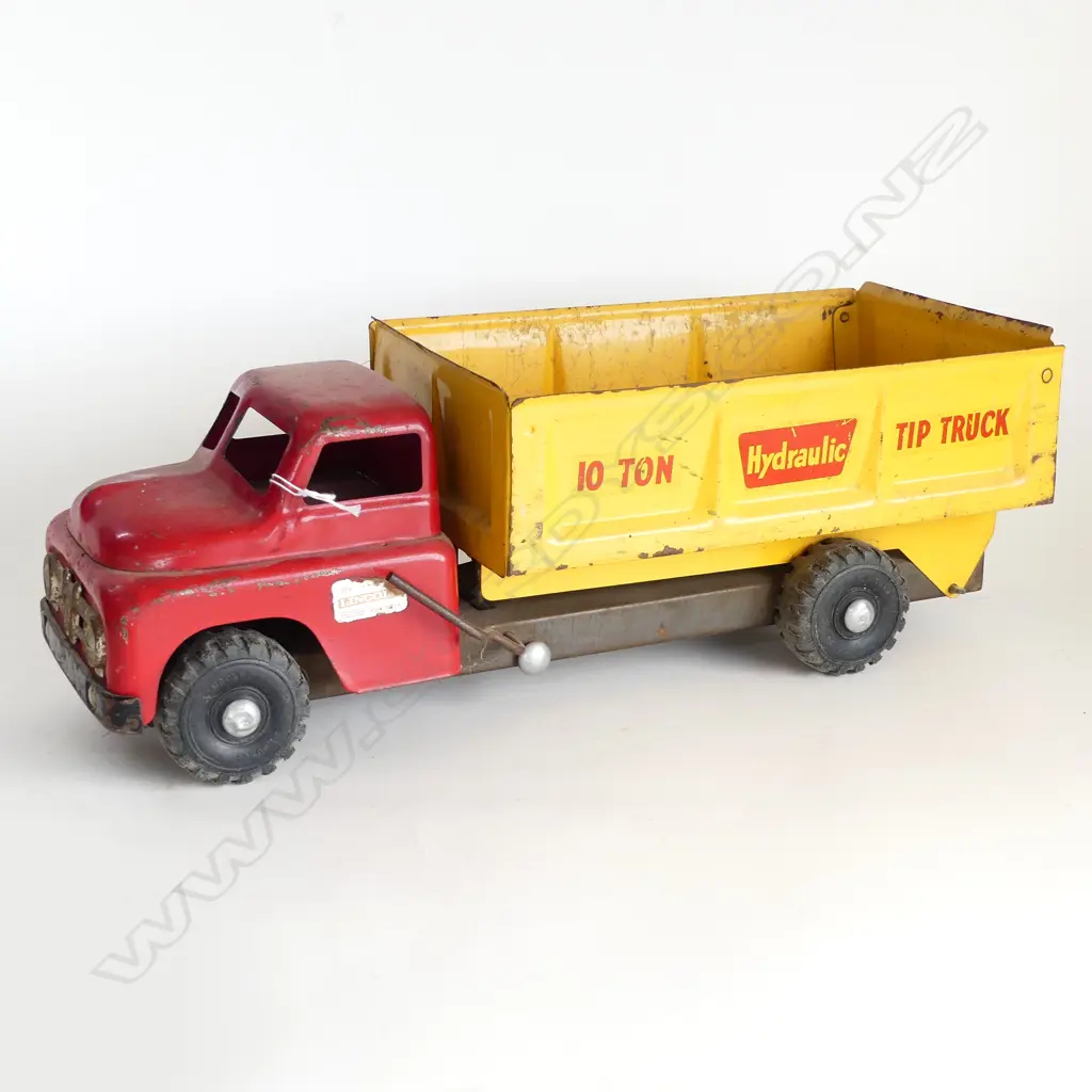 VINTAGE LINCOLN TIP TRUCK red & yellow. Maker's label to cab. L.450mm Image 1++