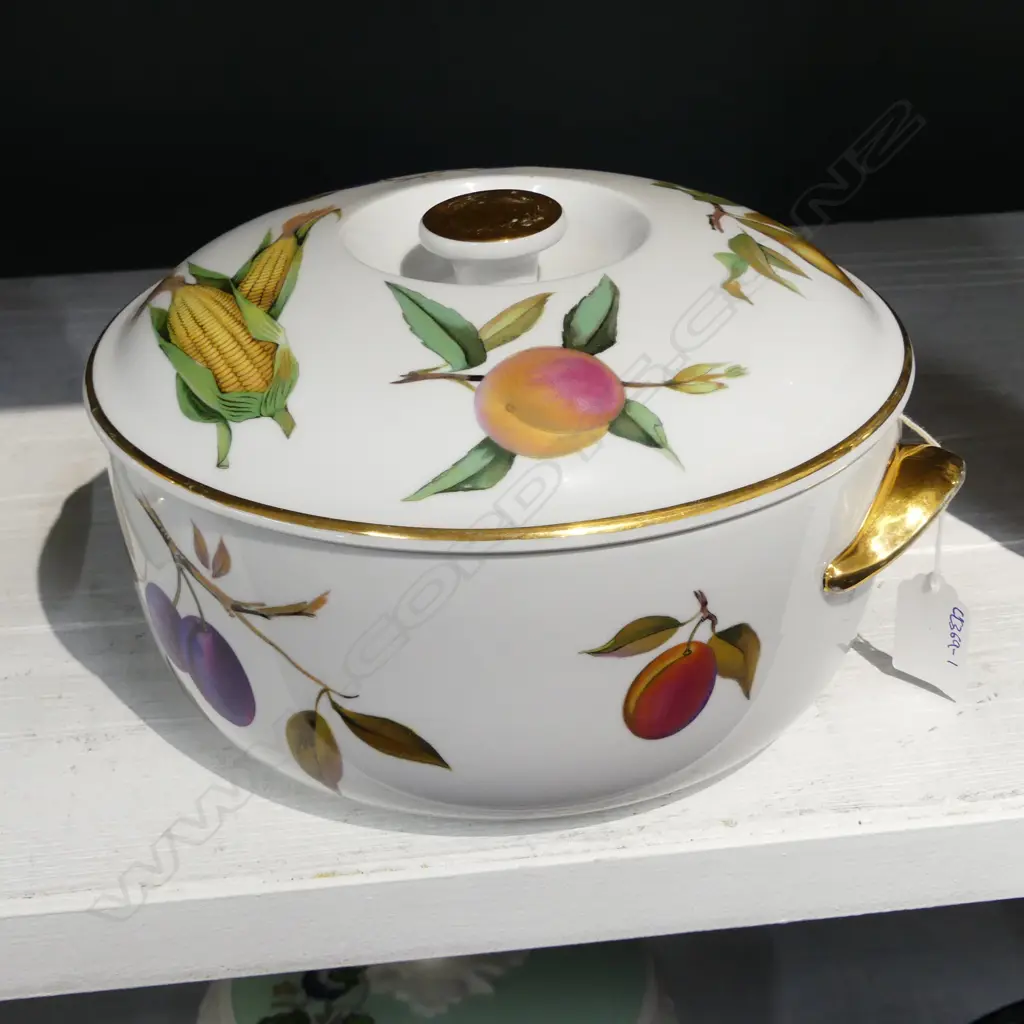 ROYAL WORCESTER EVESHAM LIDDED TUREEN Dia.220mm Image 1++