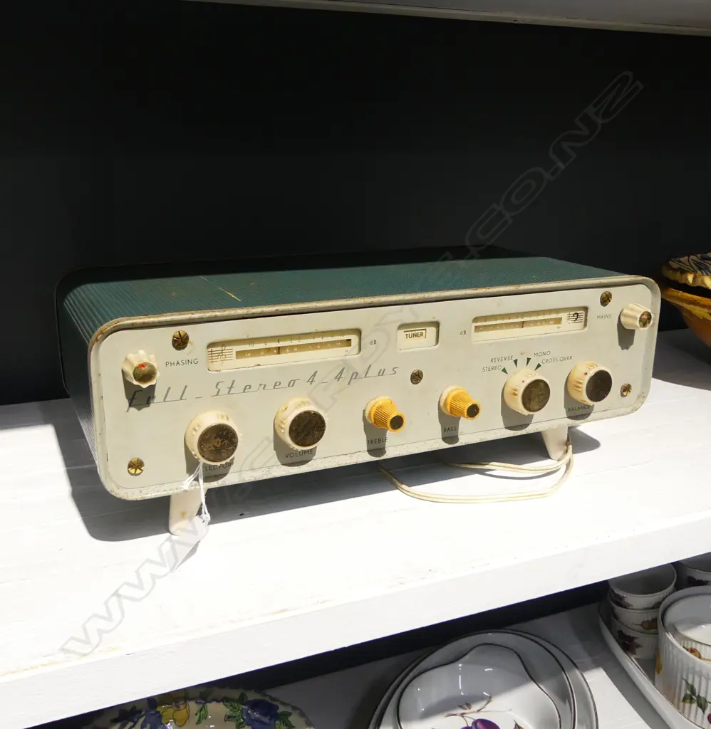 1950s VALVE AMPLIFYER Image 1++