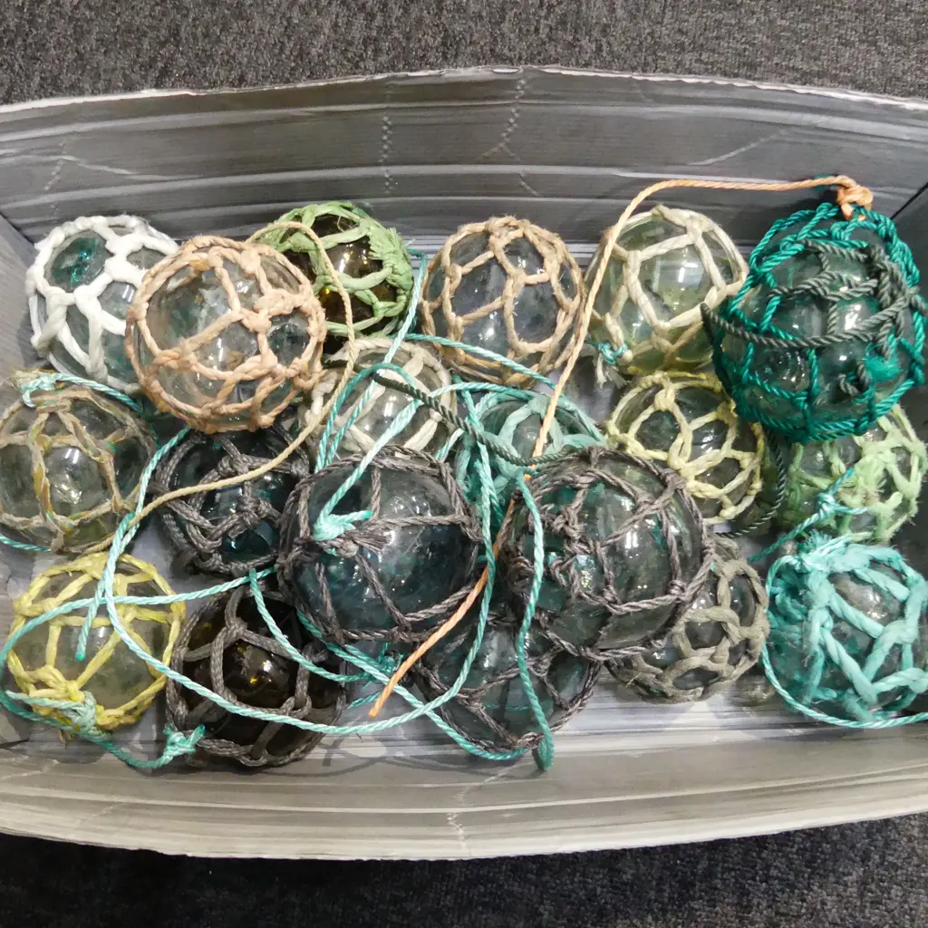 20 OLD GLASS BALL FISHING FLOATS w. NETTING 90mm dia Image 1++