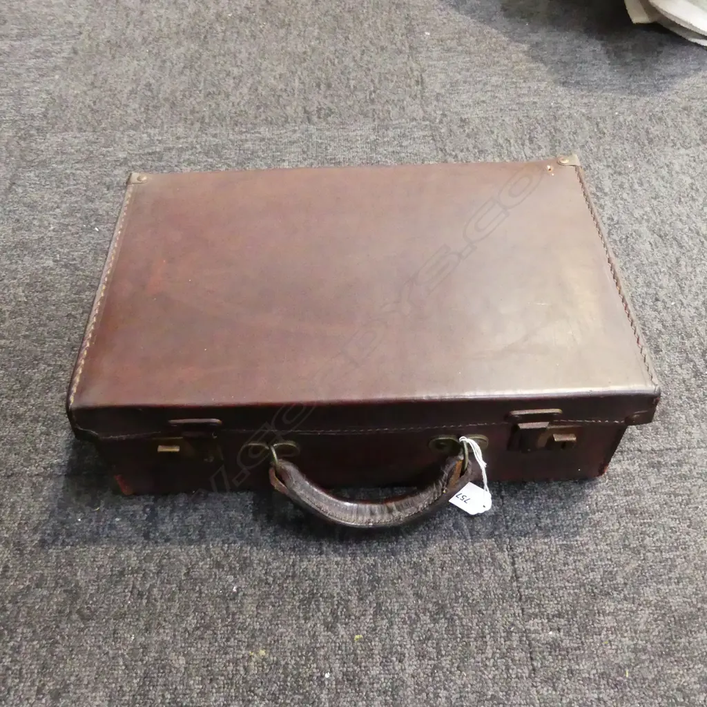 LEATHER SUITCASE W.400mm & PR CASED BINOCULARS Image 1++
