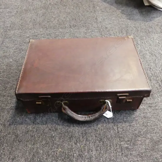 LEATHER SUITCASE W.400mm & PR CASED BINOCULARS