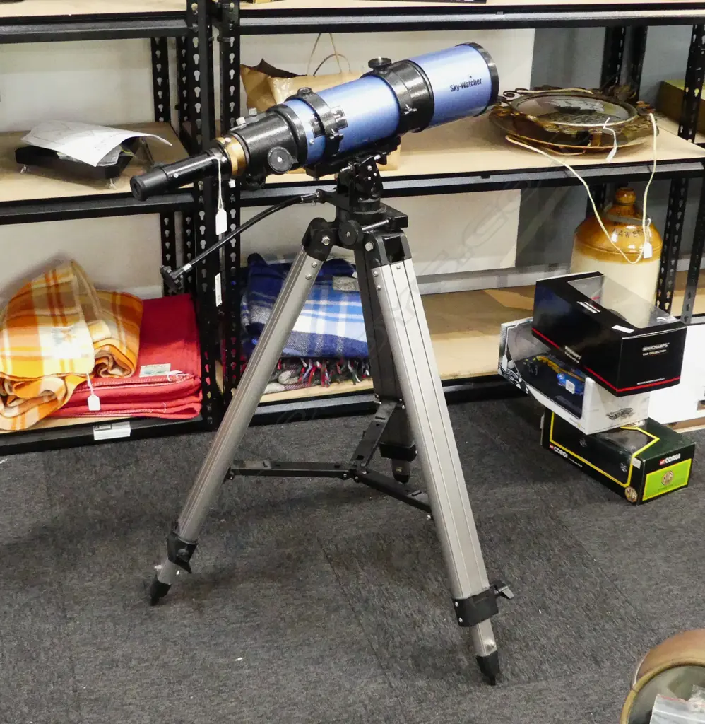 'SKY WATCHER' TELESCOPE w. STNAD; Telescope 'D=102mm F=500mm Coated Optics', ALT-AZIMUTH MOUNT, Instruction Manual Image 1++