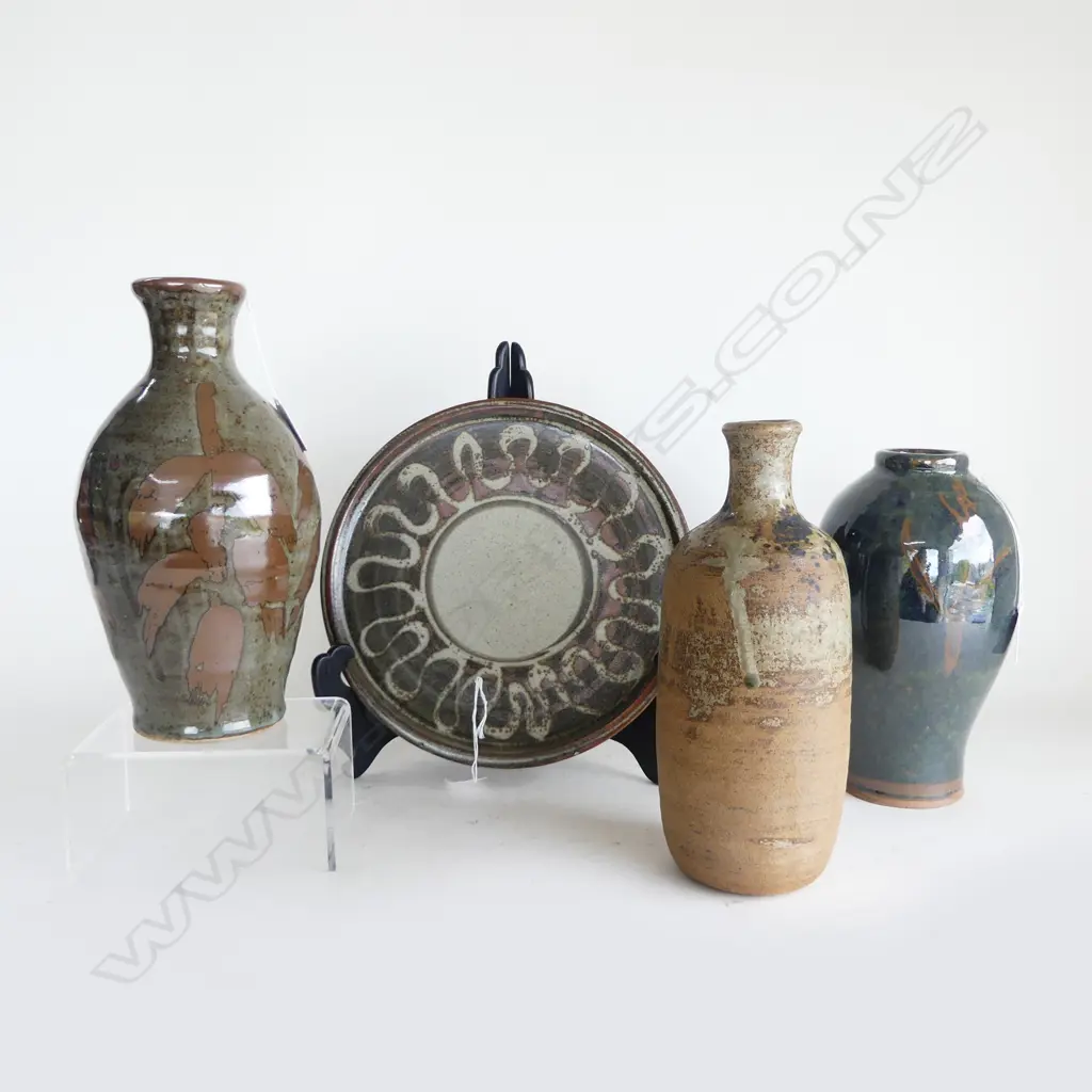 FOUR PCS NZ STUDIO POTTERY; TIPPETT PLATE & 3 BALUSTER VASES, H.260mm (tallest) Image 1++