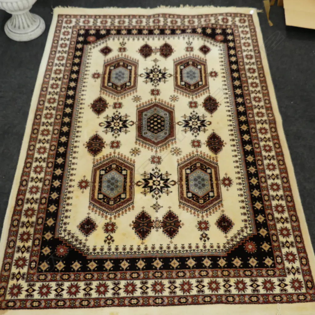 LG PALE MACHINED RUG 2400x1680mm Image 1++
