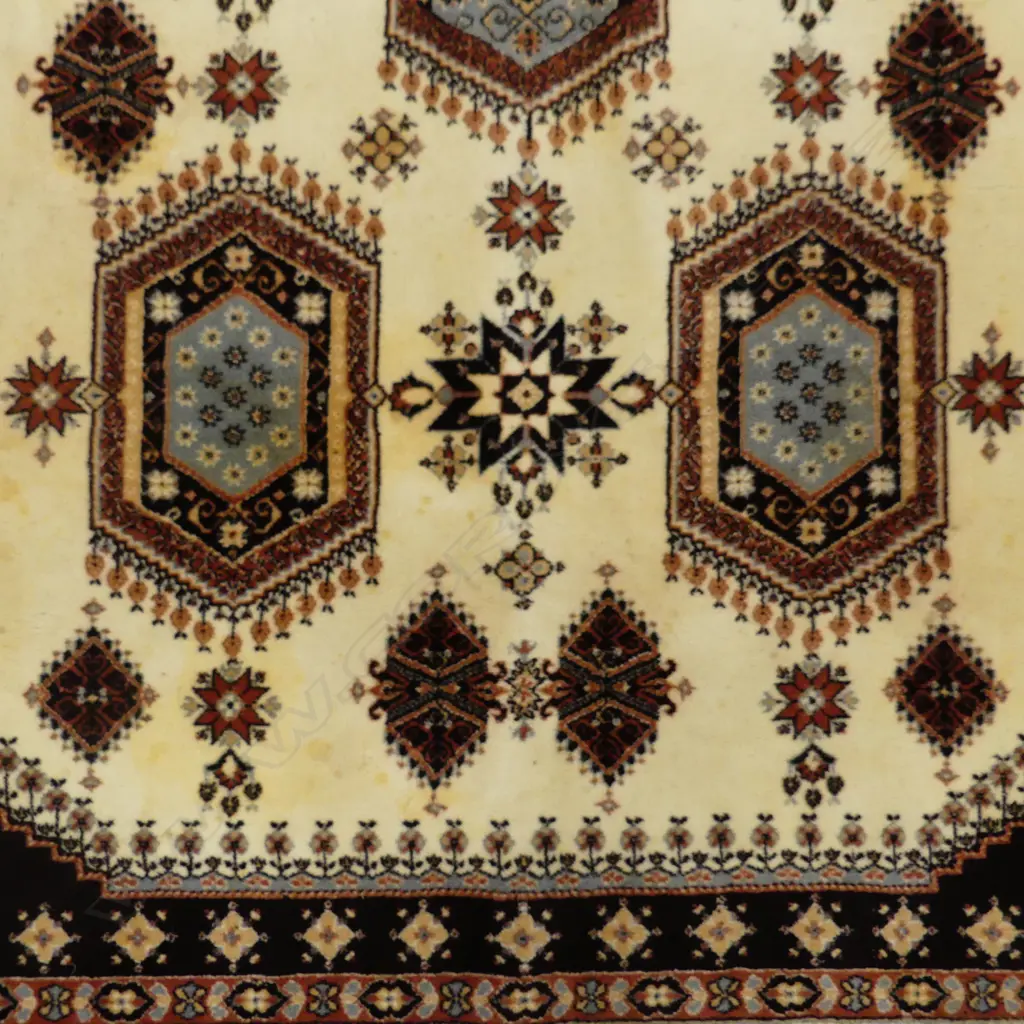 LG PALE MACHINED RUG 2400x1680mm Image 1++