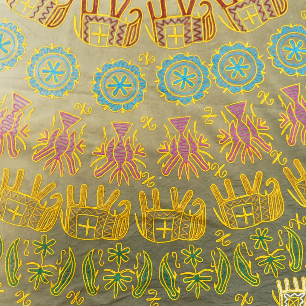 LG EMBROIDERED WALL HANGING 2200x1500mm Image 1++