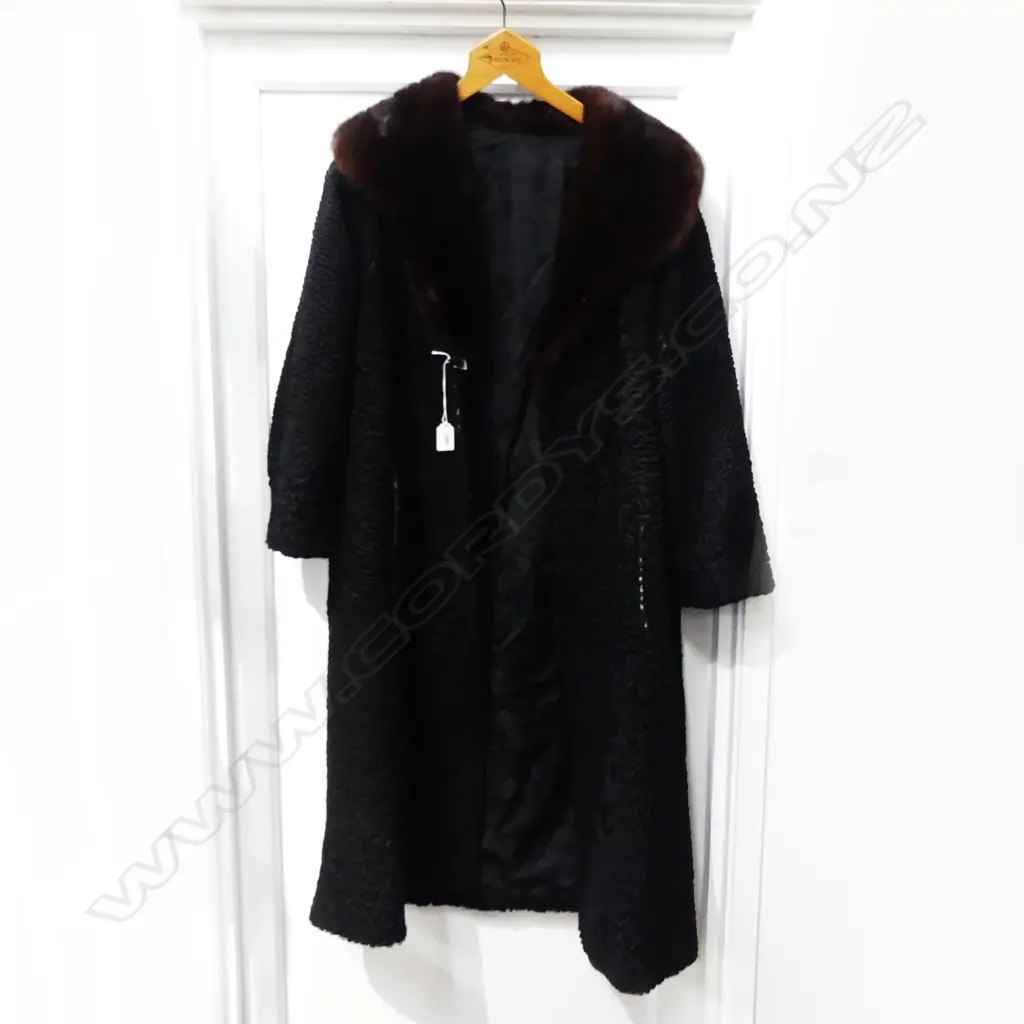 ASTRAKHAN COAT w. FUR COLLAR Image 1++