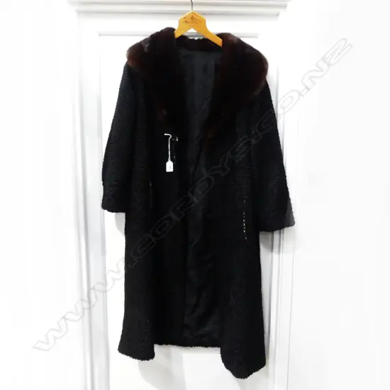 ASTRAKHAN COAT w. FUR COLLAR