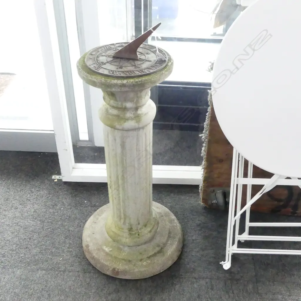 BRONZE SUNDIAL ON CONCRETE COLUMN  H.825mm... Image 1++