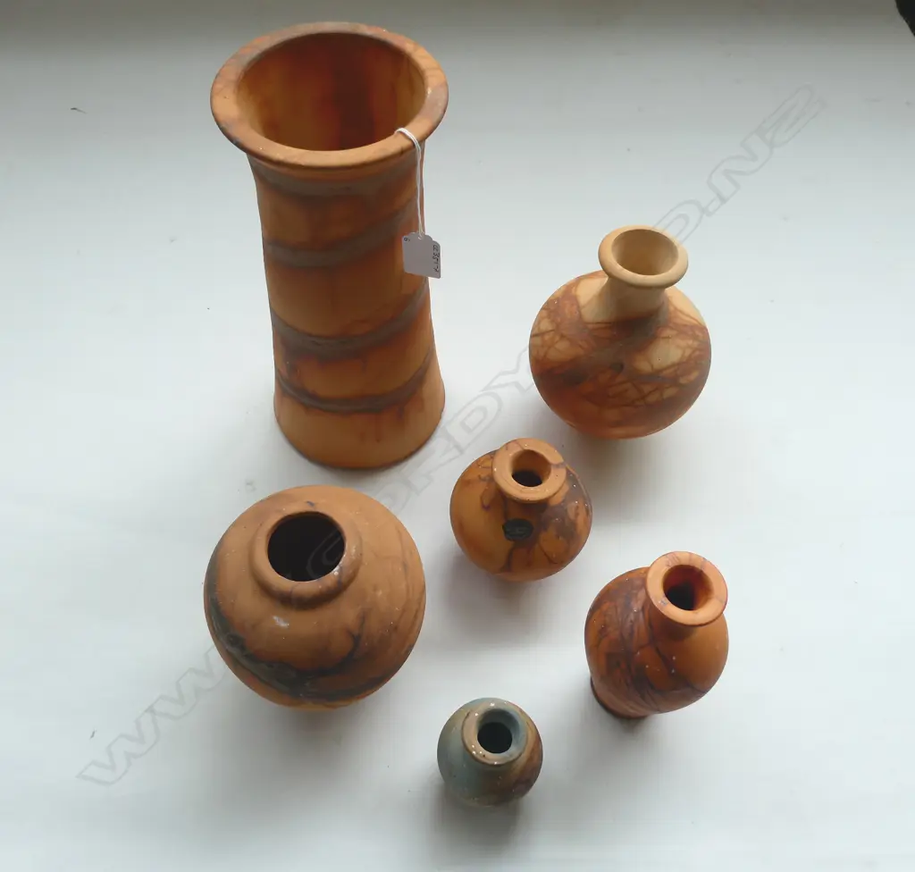 6 PCES OF POTTERY Incl. 1 w. VAN HELDEN GALLERY STICKER Image 1++