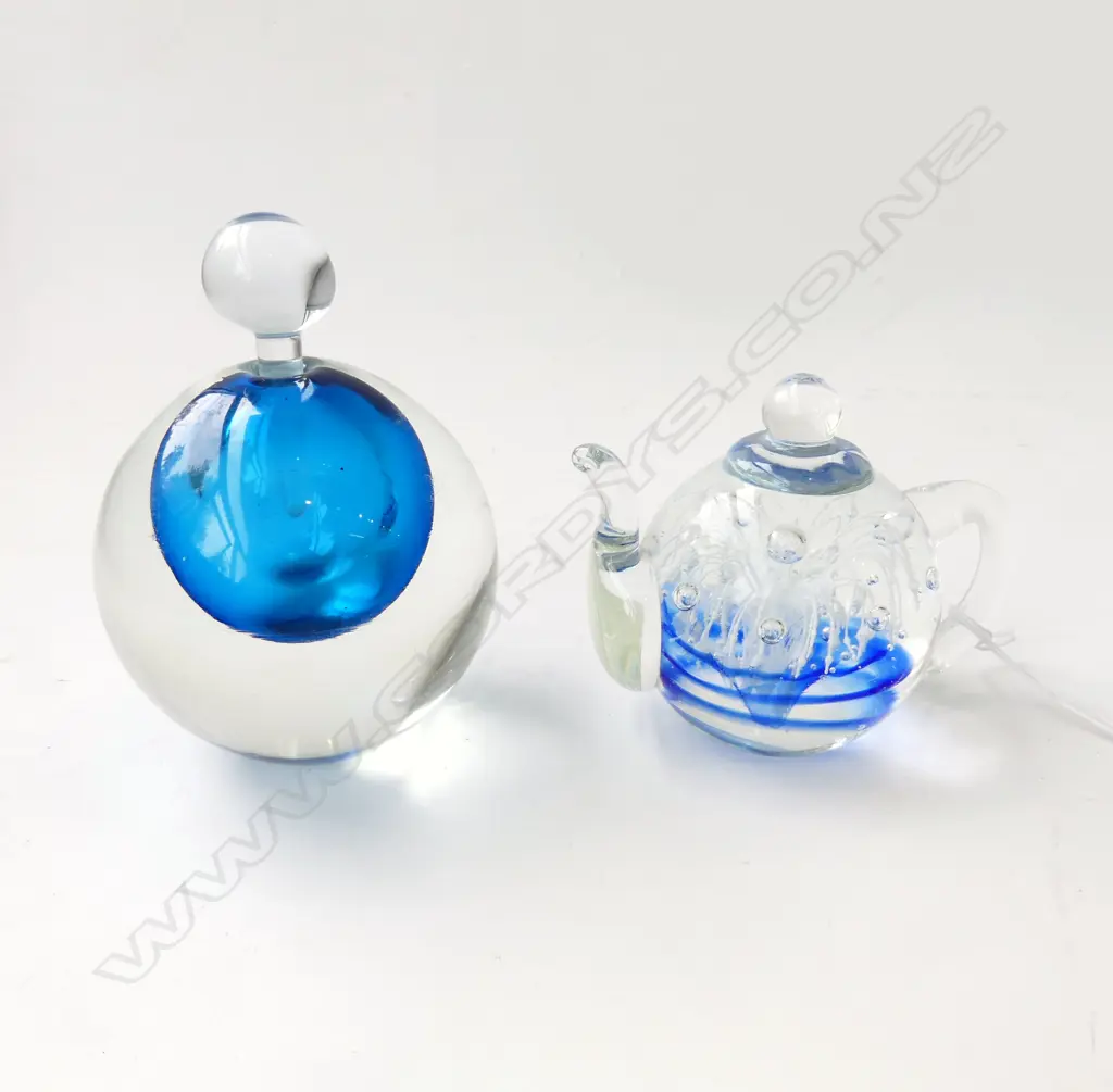 TEAPOT & SCENT BOTTLE ART GLASS; Both signed, H.110mm Image 1++
