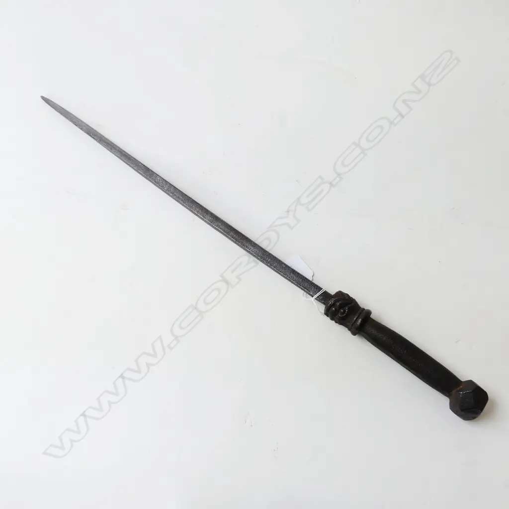 CAST IRON SPIKE L.615mm Image 1++