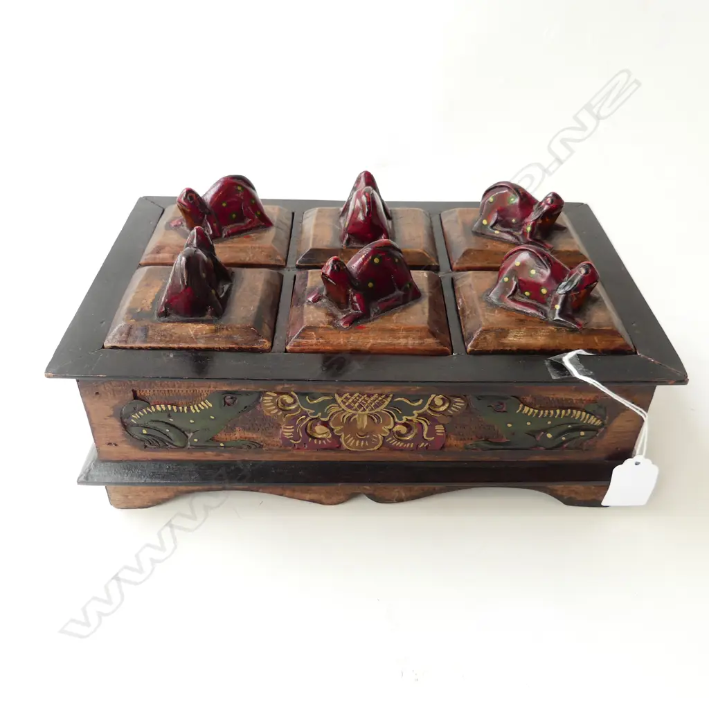 CARVED JAPANESE MULTI COMPARTMENTAL BOX 300x190x100mm Image 1++