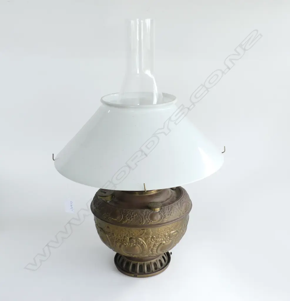 ANTIQUE KEROSENE TABLE LANTERN H.550mm Image 1++