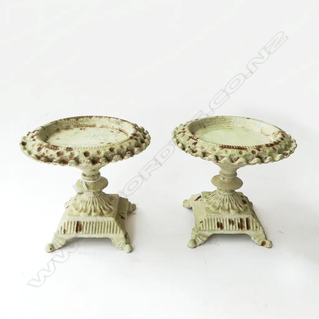   PR OF CAST IRON PLANT STANDS H.130mm Image 1++
