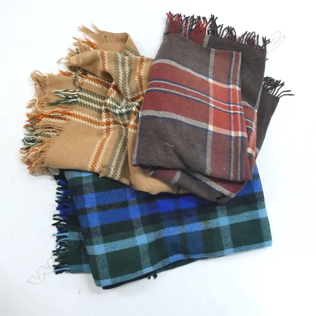 3 WOOL BLANKETS Image 1++