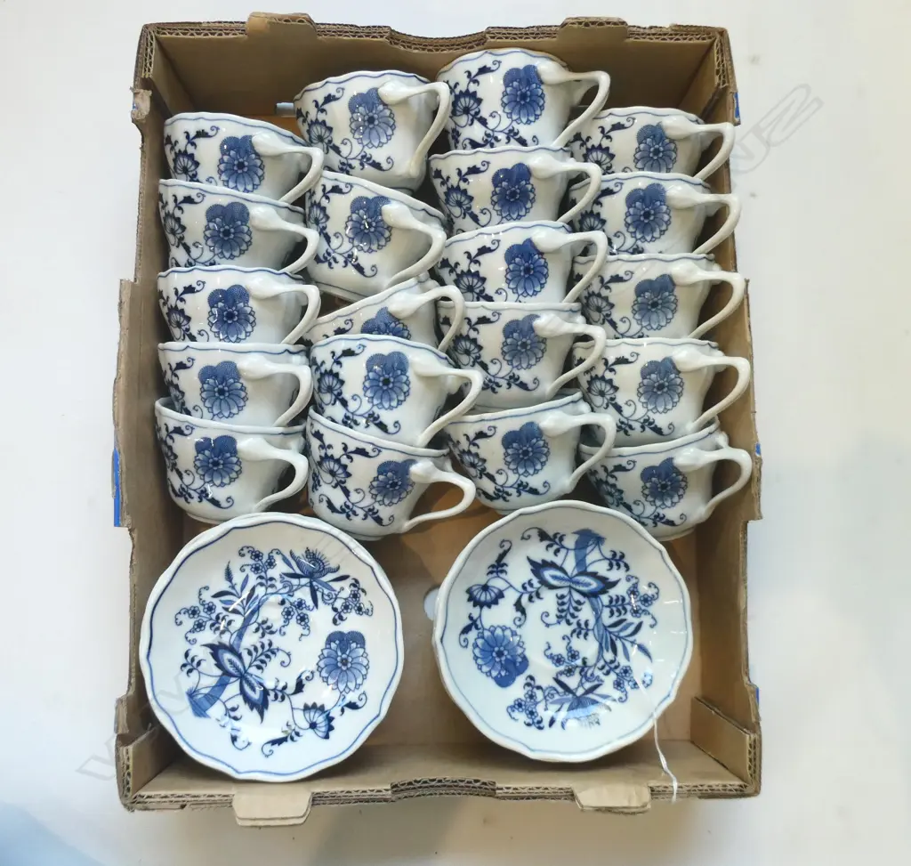 SET OF 20 BLUE DANUBE CHINA TEACUPS & SAUCERS 40PCS EXCELLENT CONDITION Image 1++