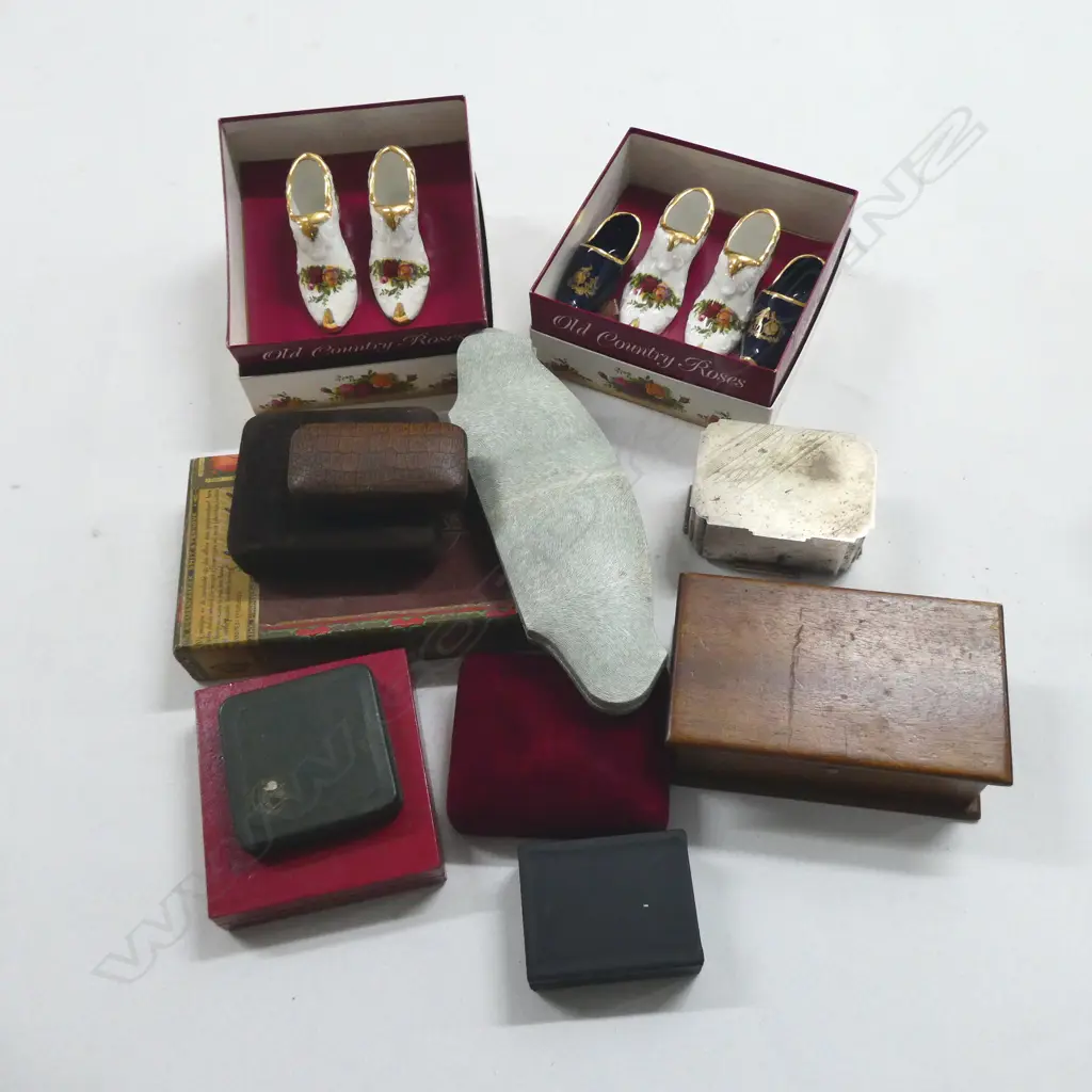 ASST. JEWELLERY BOXES, OCR SHOES ETC Image 1++