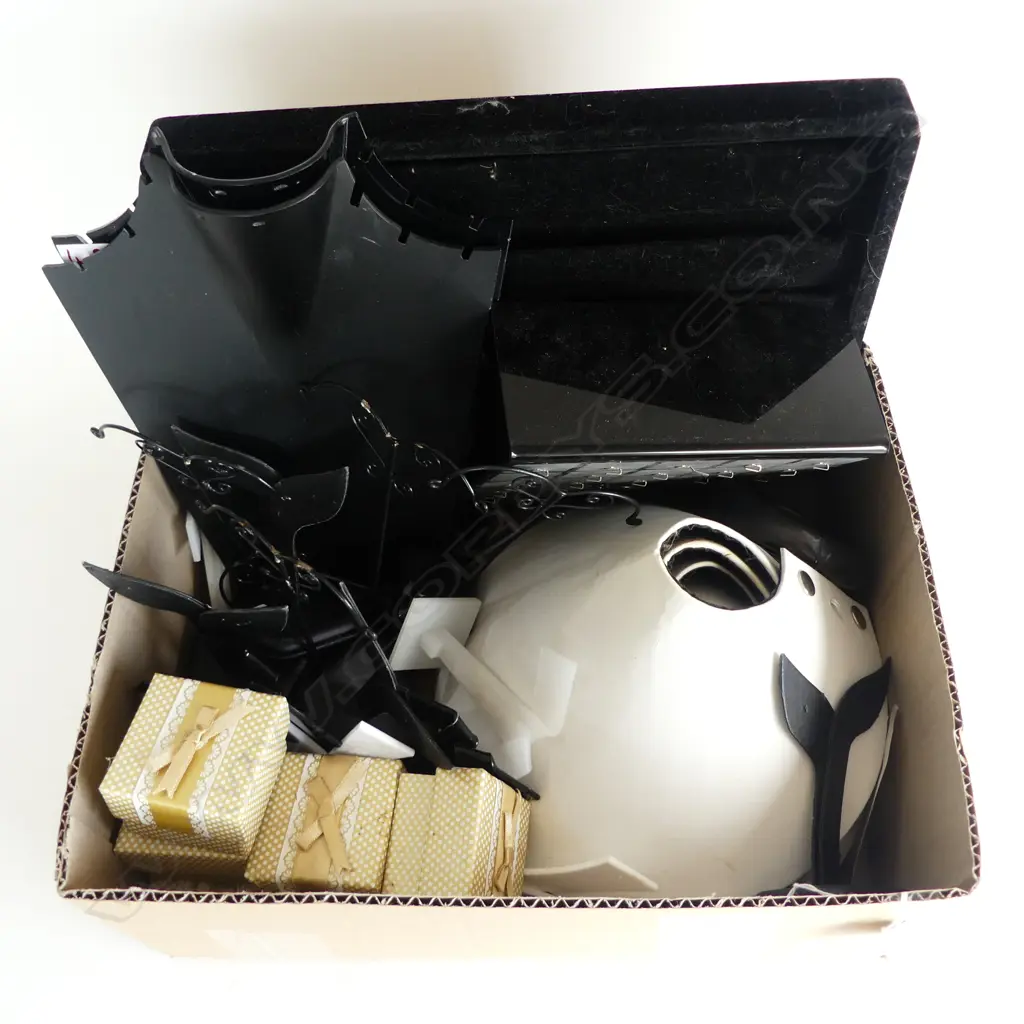 BOX JEWELLERY DISPLAY ITEMS & BOXES Image 1++