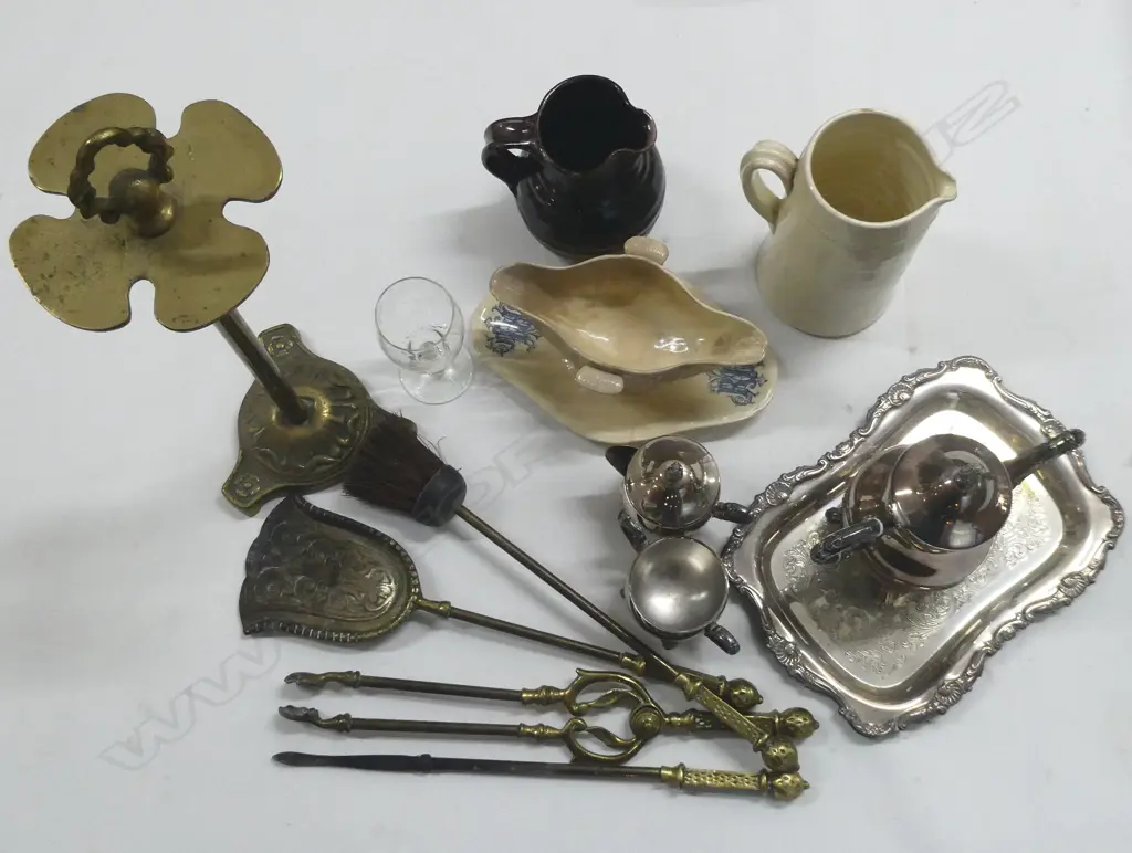 BASKET w. FIRE TOOLS, EP, CERAMIC JUGS ETC Image 1++