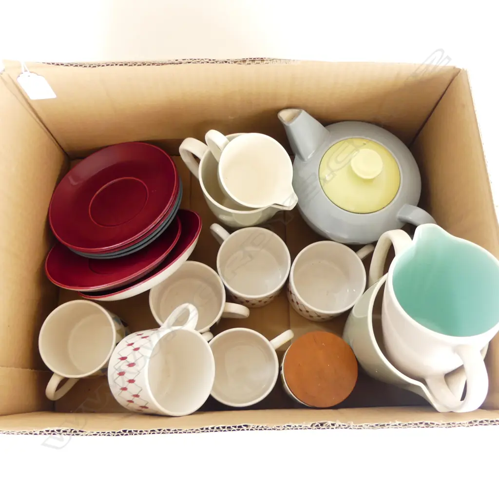 ASST. CROWN LYNN C/S, POOLE TEAPOT & 4 JUGS, ETC Image 1++