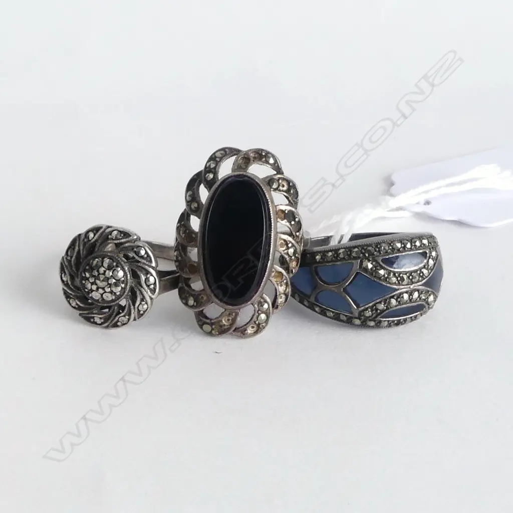 3 VINTAGE MARCASITE DRESS RINGS: 2 WITH ONYX SIZE M. N. O. Image 1++