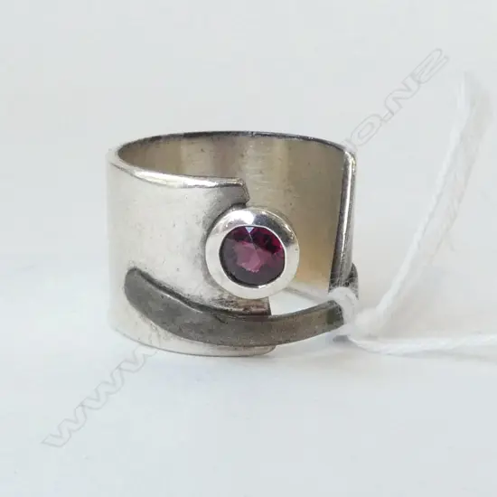 STG SILVER GARNET RING; 9.04 grams SIZE N /O