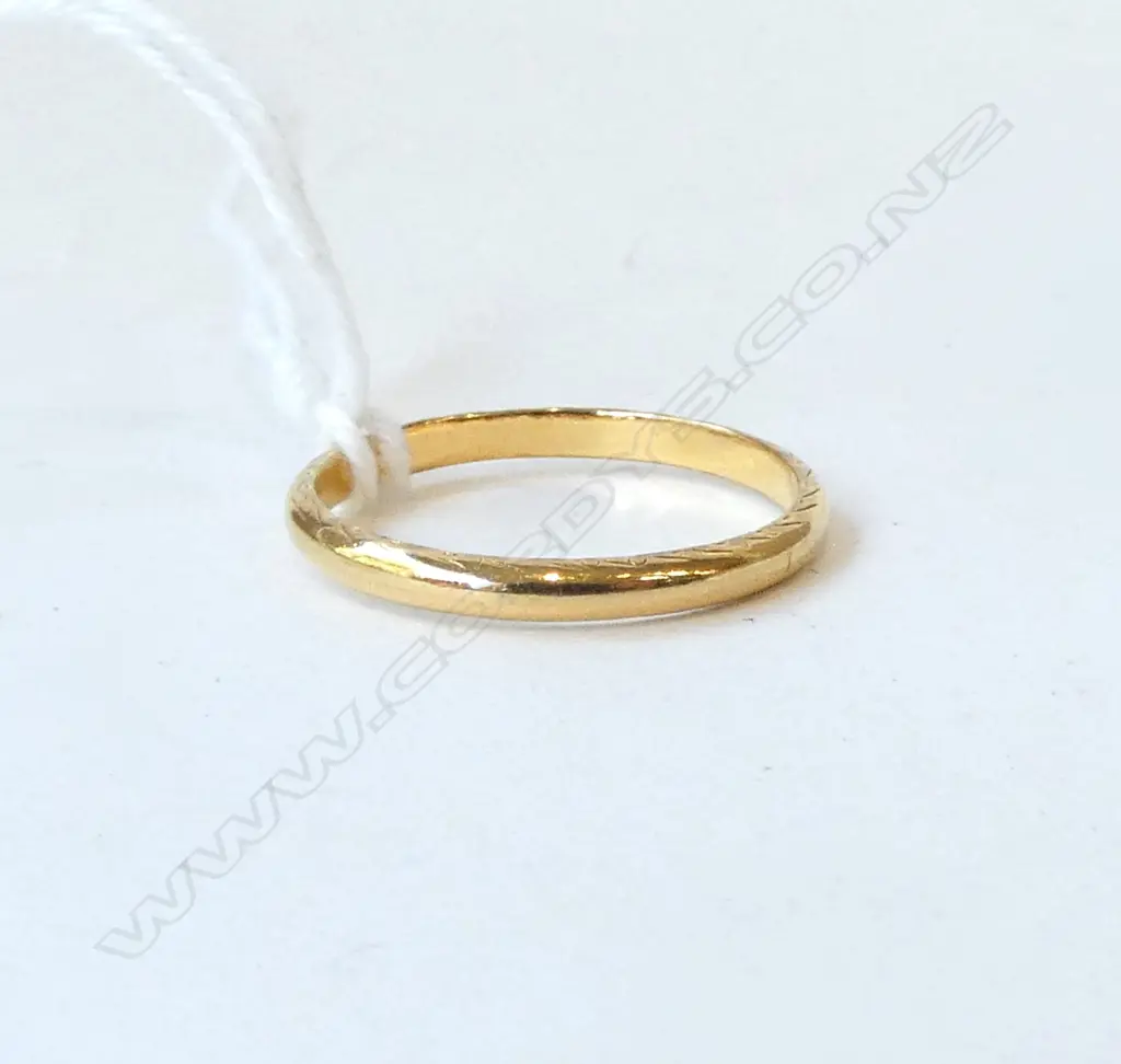 22ct Y/GOLD BAND RING hallmarked Birmingham 1950 2.12gms SIZE O Image 1++