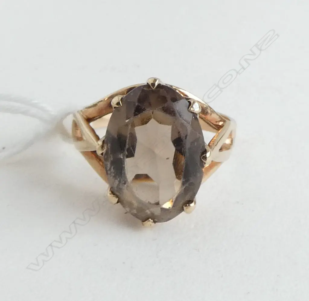 9ct YELLOW GOLD & LGE SMOKEY QUARTZ RING 4gms SIZE O Image 1++