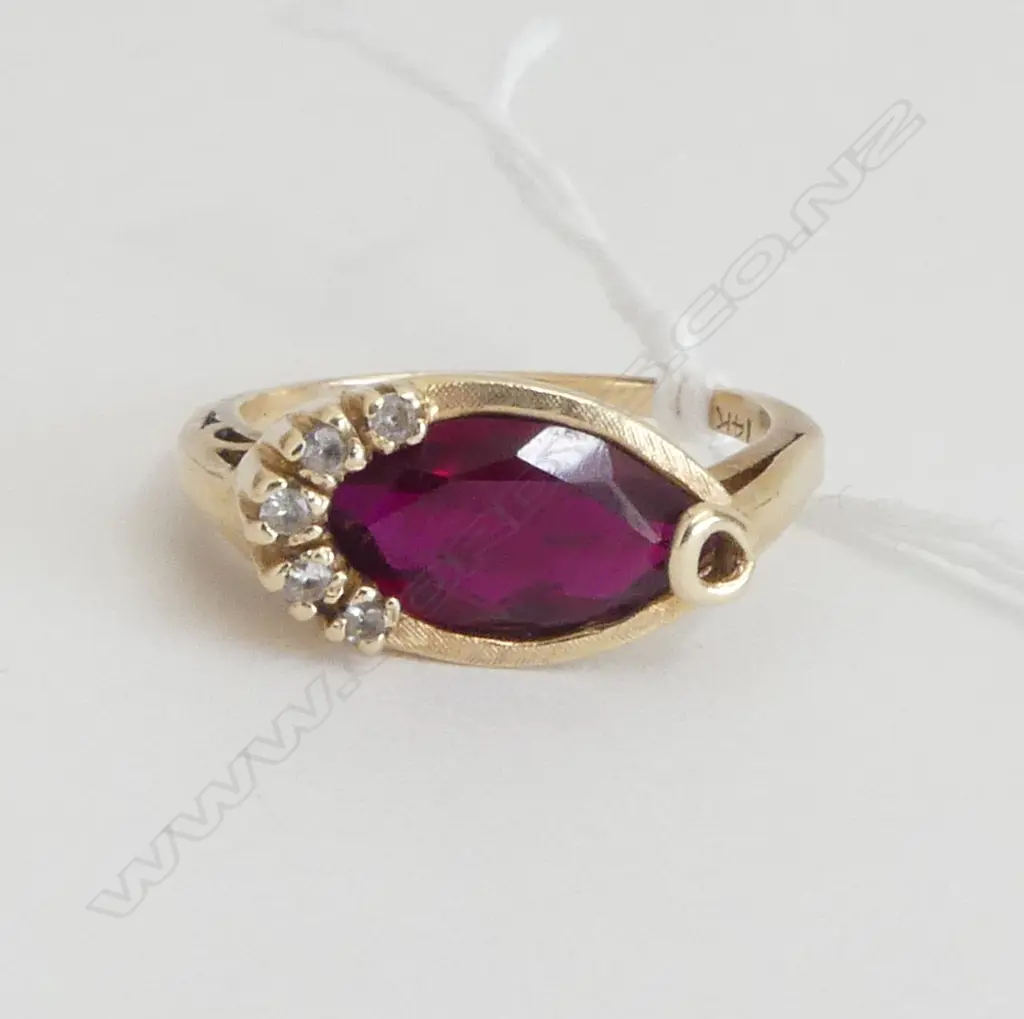 14ct YELLOW GOLD & SYN GEM SET RING 4.1gms SIZE Q Image 1++