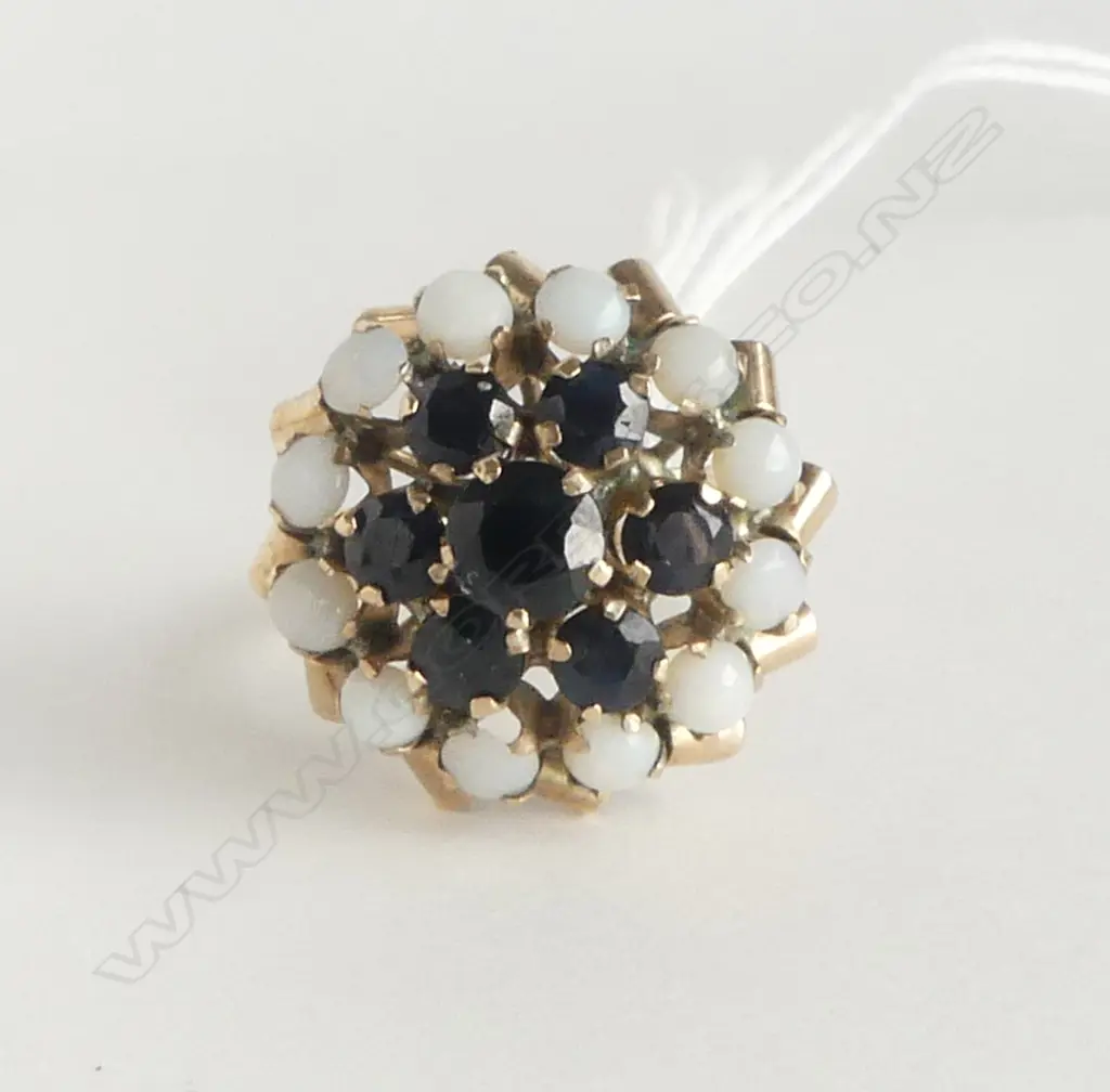 18ct Y/GOLD SAPPHIRE & OPAL CLUSTER PRINCESS RING 4.14gms SIZE N Image 1++