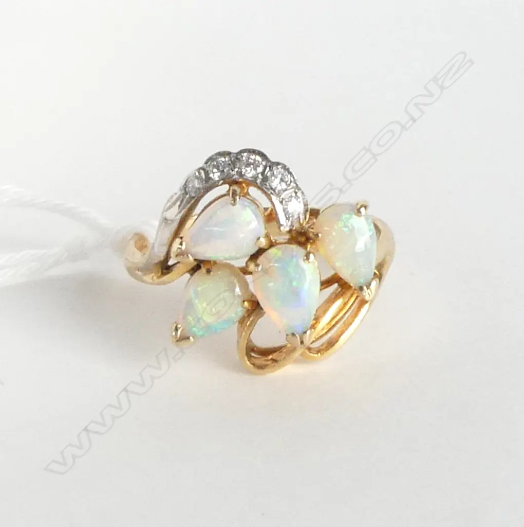 14ct Y/GOLD 4 OPAL & 5 DIAMOND RETRO CLUSTER RING 3.23gms SIZE M Image 1++