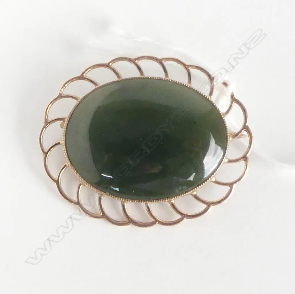 9ct ROSE GOLD & POUNAMU VINTAGE BROOCH 6gms Image 1++