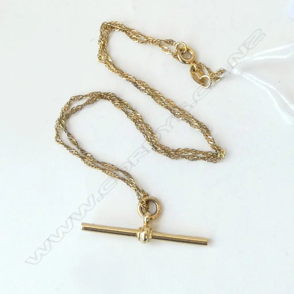 18CT GOLD ? CHAIN WITH 9CT GOLD FOB TOTAL WIEGHT 4.8GMS Image 1++
