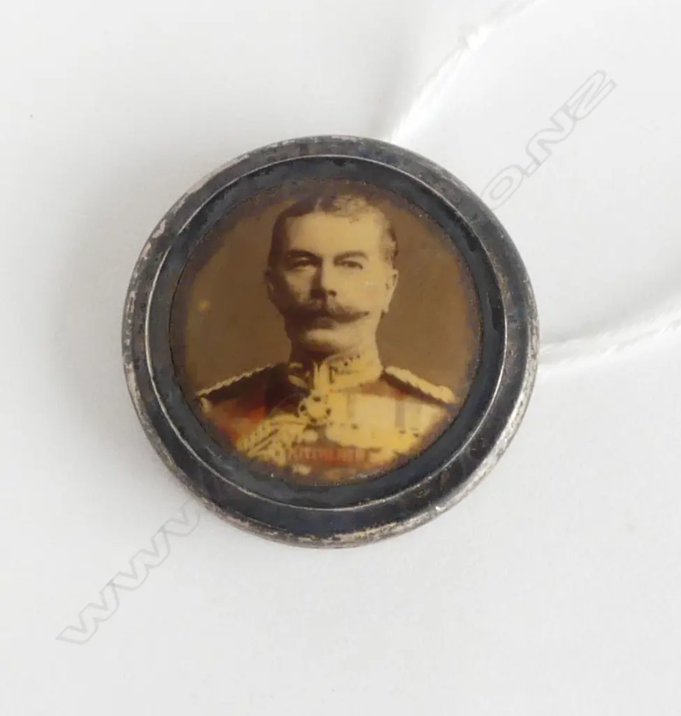 London 1914 SILVER VANITY BOTTLE TOP LORD KITCHENER PORTRAIT print to lid Image 1++