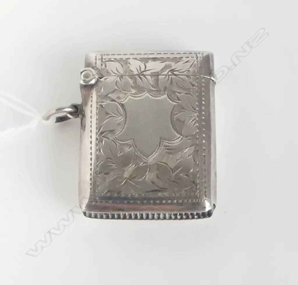 Birmingham 1909 SILVER ENGRAVED VESTA CASE with loop suspension 20gms Image 1++