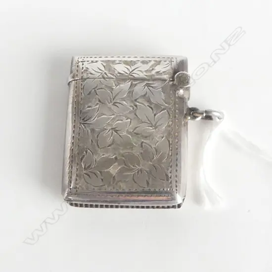 Birmingham 1909 SILVER ENGRAVED VESTA CASE with loop suspension 20gms