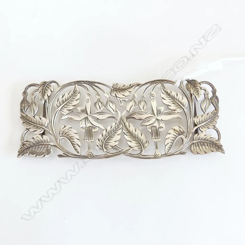 ART NOUVEAU SILVER BUCKLE fuchsia & leaf decorated Birmingham 1901 by Reynolds & Westwood 30gms  Image 1++