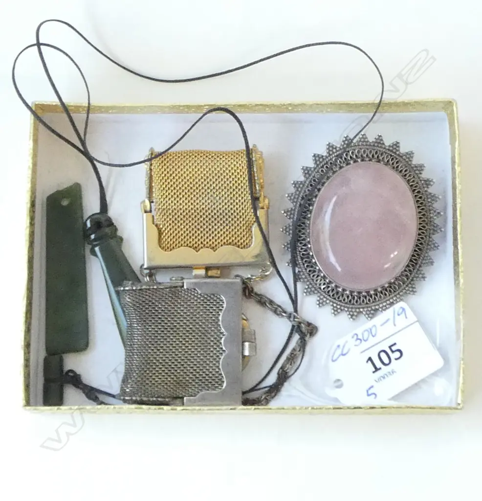 LG SILVER AND ROSE QUARTZ PENDANT, 2 POUNAMU PENDANTS & 2 VINTAGE MINI MESH BAGS Image 1++