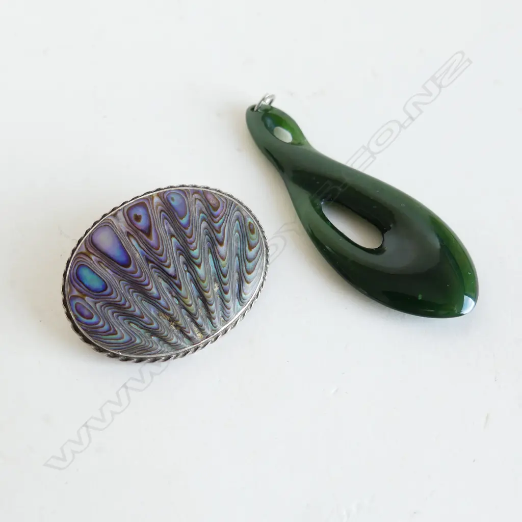 POUNAMU HEI MATUA L.65mm W. NZ STG SILVER AATAHUA BROOCH (broken pin) Image 1++