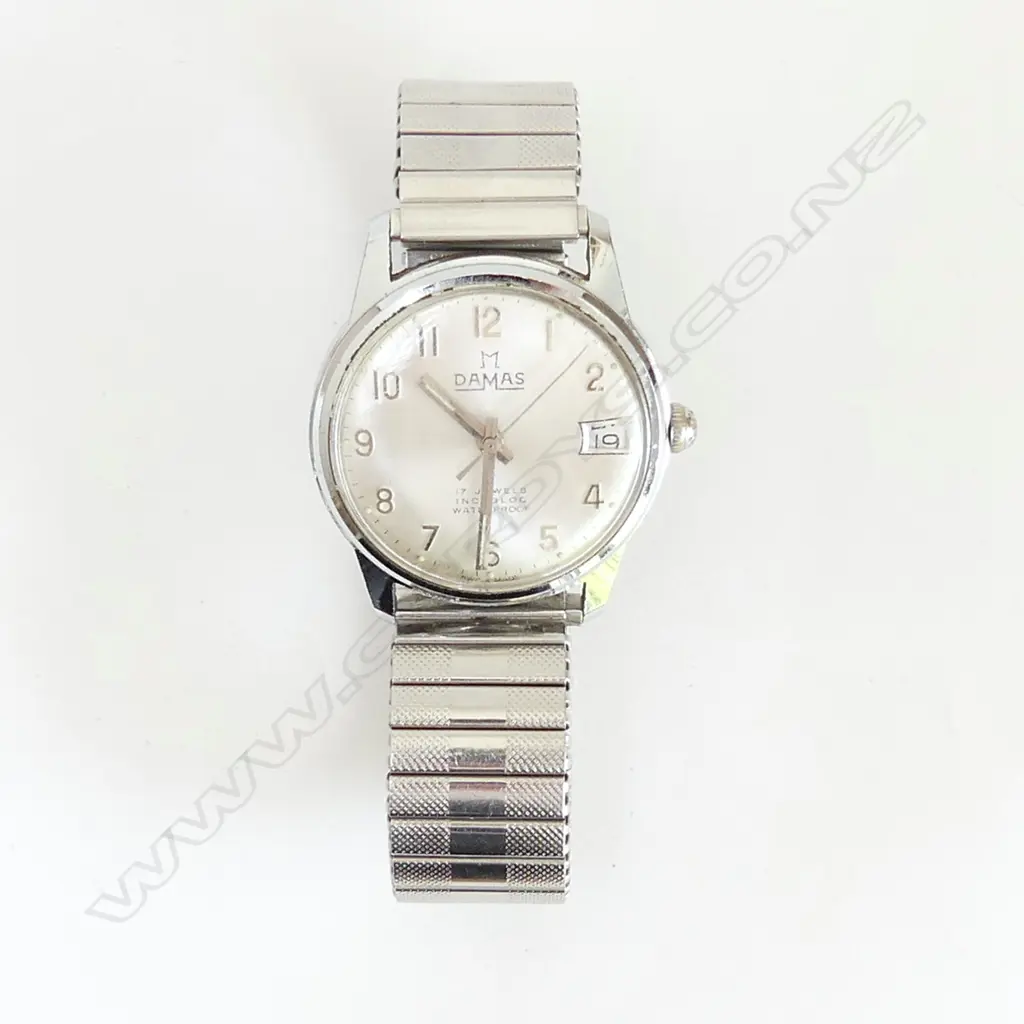 DAMAS VINTAGE GENTS WIND UP WRISTWATCH Image 1++